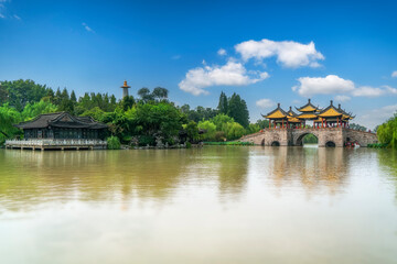 Fototapeta na wymiar Slender West Lake Chinese Garden in Yangzhou, China