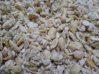 ripe soybeans to make tempe