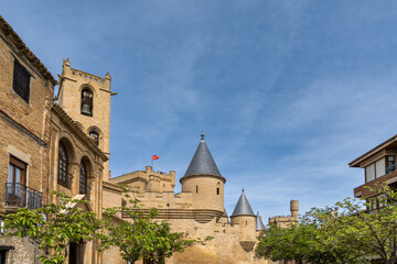 Fototapeta na wymiar view of the Palacio Real de Olite castle in the old city center of Olite