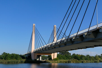 Fototapeta na wymiar Most Milenijny nad Odrą, Wrocław-Polska