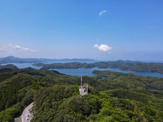 対馬の烏帽子岳展望所から見た浅茅湾の空撮写真