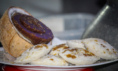 Steamed cake made with date molasses