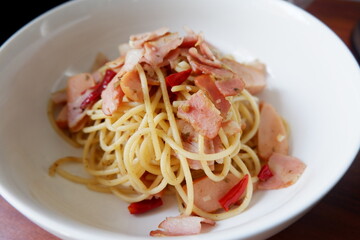 Spaghetti With Dried Chili and Bacon, homemade