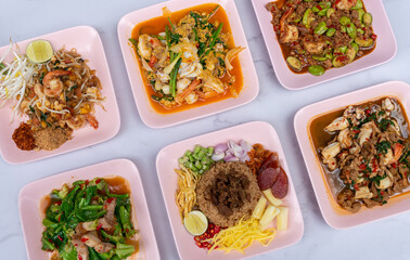 Thai Mixed Curries with Rice - อาหารไทย