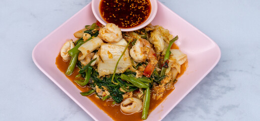 Thai Mixed Curries with Rice - อาหารไทย