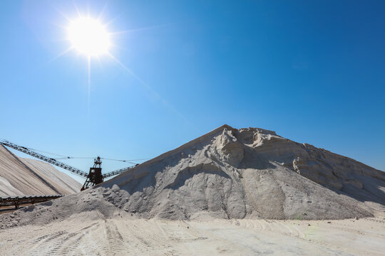 Salt production.  machinery for the treatment of the salt, The equipment and salt stock of a salt plant