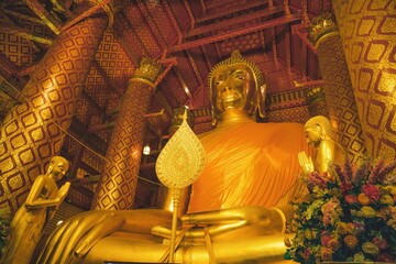 golden buddha statue