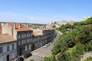 Fototapeta na wymiar Vue d'ensemble d'Angoulême, ville de Angouleme, département de la Charente, France