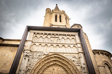 Fototapeta premium portico of the church of Santa Maria la Real in Sangüesa (Zangoza), province of Navarra, Spain