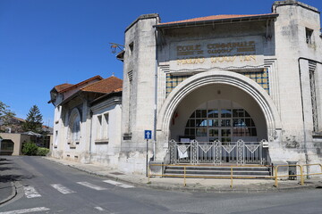 L'école primaire Mario Roustan, vue de l'extérieur, ville de Angouleme, département de la...