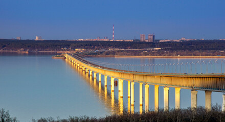 Fototapeta na wymiar Presidential Bridge over the Volga River
