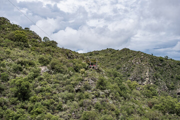 Fototapeta na wymiar Zona Montañosa en un dia nublado