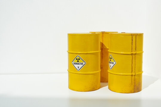 bidons d&eacute;chets radioactifs