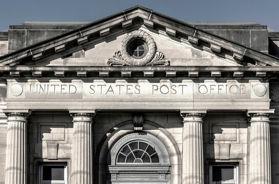 Wabash - Circa September 2019: USPS Post Office Location. The USPS is Responsible for Providing Mail Delivery