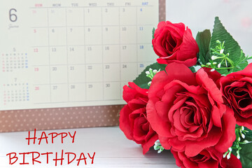 	６月の誕生日｜カレンダーとバラの花束