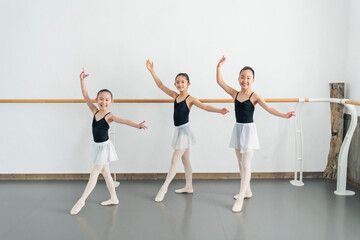 バレエ教室 女の子 © One