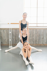 Fototapeta premium バレエ教室 女の子