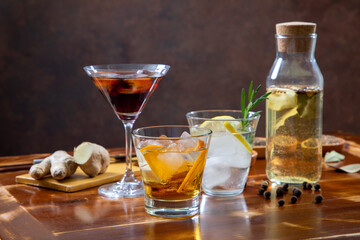 bevanda analcolica con erbe aromatiche e  spezie