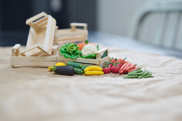 Aliments miniatures - cagettes fruits et légumes du marché