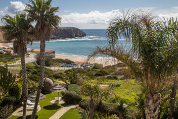 Palmen und Strand in Sagres