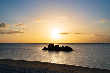 沖縄　アラハビーチの夕景