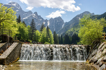 Wasserfall am Lago di Fusine in Italien