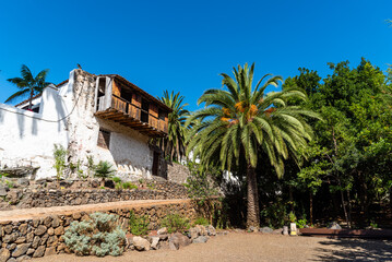 Fototapeta na wymiar Traditional houses in the old town of Icod de los Vinos, Tenerife, Canary Island