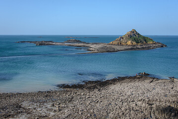 vue aérienne de la plage du Val André en Bretagne en France