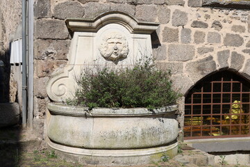 Ancienne fontaine, ville de Confolens, département de la Charente, France