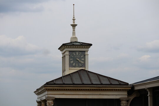 Pier clock