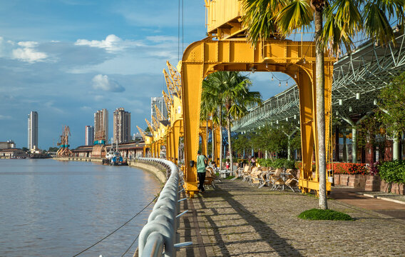 Old port cranes at Esta&ccedil;&atilde;o das Docas, riverside warehouses converted into hub that houses restaurants, bars and shops. Important tourist attraction in Bel&eacute;m do Par&aacute;, Amazon, North Brazil.