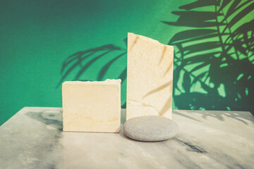 Minimal product display