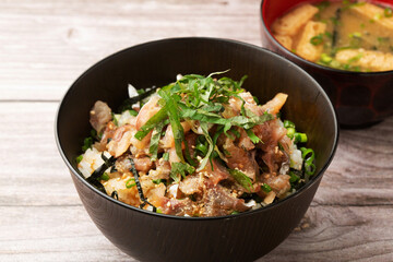 アジのたたき丼