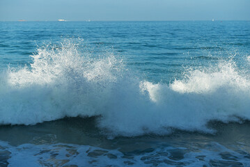 Fototapeta premium vagues des grandes marées à Saint-Malo
