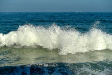 vagues des grandes marées à Saint-Malo