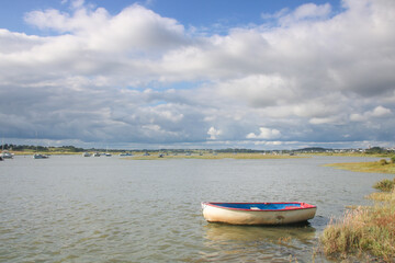 Fototapeta na wymiar boats on the river in Bretagne in france