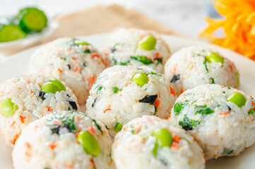 悪魔のおにぎり　チュモッパ