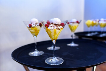 Ice cream cups ready to refresh and sweeten the lives of diners.