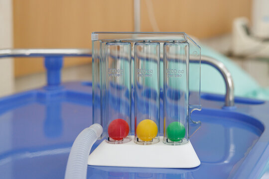 the Tri-ball incentive spirometry is medical equipment for post operation. The equipment for Lungs function testing and Pulmonary test.