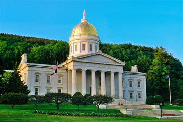 Vermont State House in city of Montpelier, state capital of Vermont, New England, USA - obrazy, fototapety, plakaty