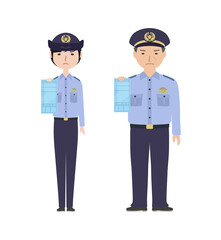 青切符を持っている夏服の警察官たち
