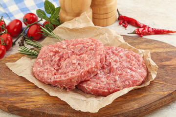 Raw pork cutlet for burger