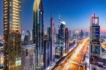 Fototapeten Wolkenkratzer-Hochhaus-Geschäftsgebäude in der Innenstadt von Dubai © Photocreo Bednarek