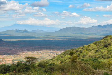Fototapeta premium Scenic view of Mount Kilimanjaro seen from Namamga Hills, Kenya