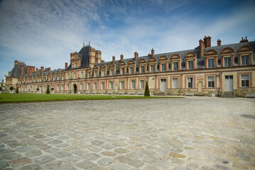 Fototapeta na wymiar view on the castle of Fontainebleau