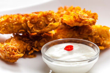 chicken strips with garlic dip
