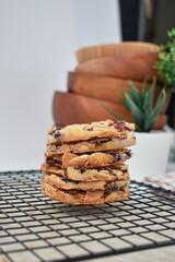 Almond cranberry florentine 