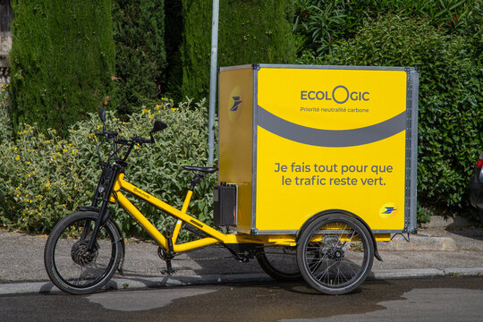 Vélo électrique de livraison de La Poste.