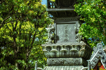 東京、浅草寺の宝篋印塔と初夏の風景 - obrazy, fototapety, plakaty