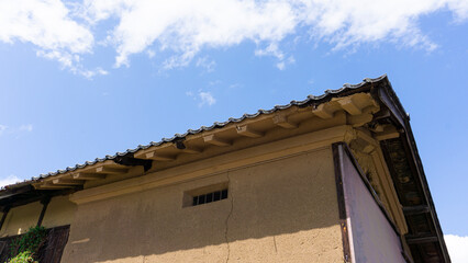 古い老朽化した空き家